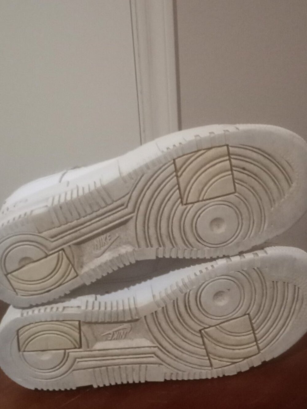 Nike Air Force 1 Pixel Womens Size 8 White Lifestyle Sneakers Gold Chain Key - Picture 3 of 14